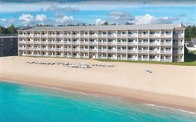 Mackinaw Beach And Bay Inn & Suites
